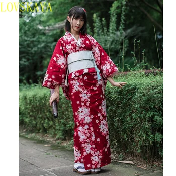 Традиционно японско кимоно с цветя модел в съчетание с женските хлопчатобумажными халати, женски ретро-ролева костюми, място за вечерни рокли